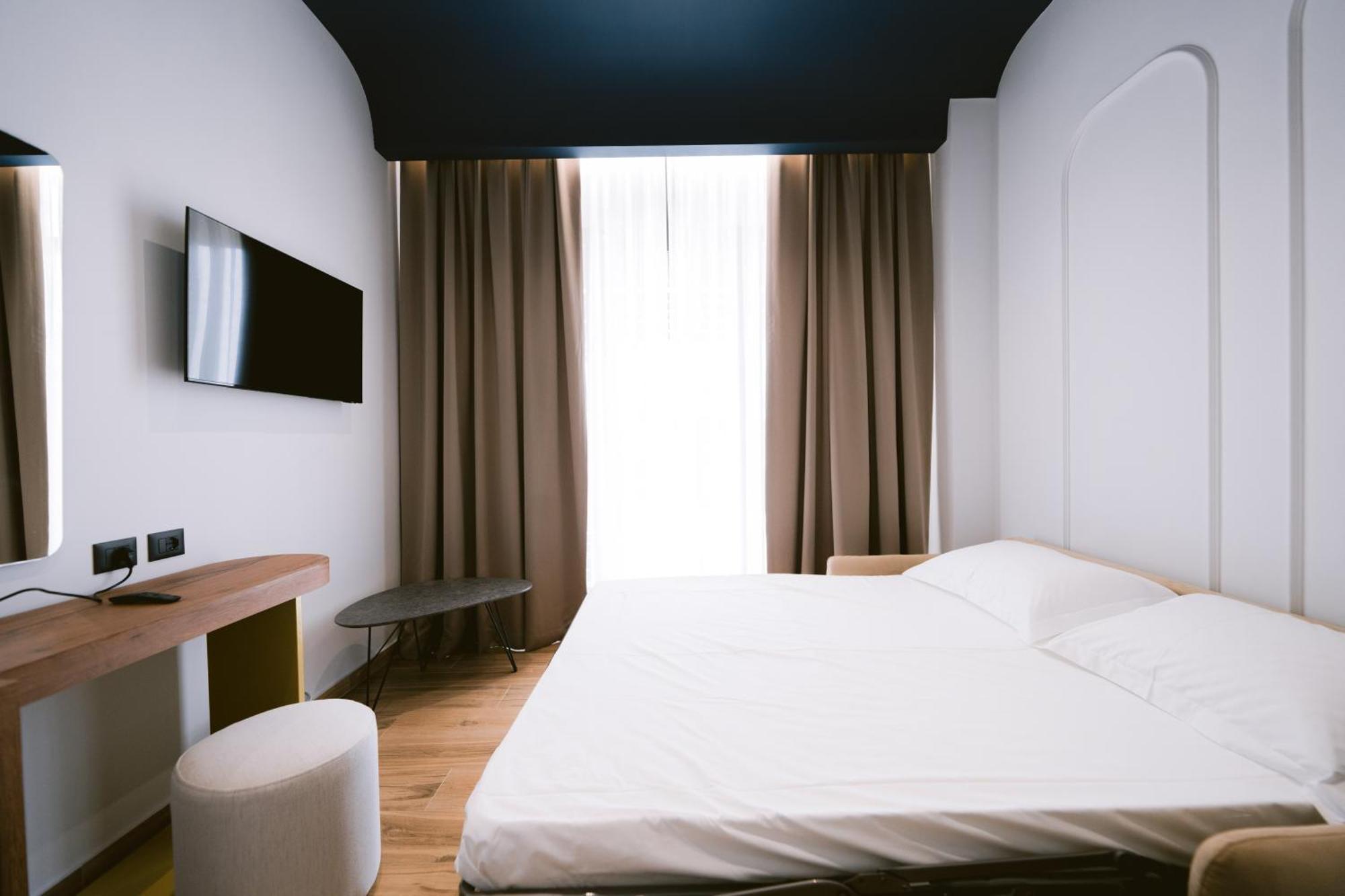 Noemie Hotel Himare Bagian luar foto