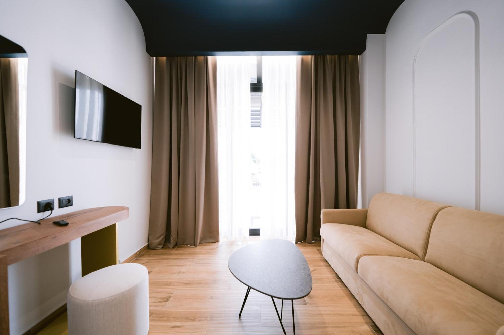 Noemie Hotel Himare Bagian luar foto