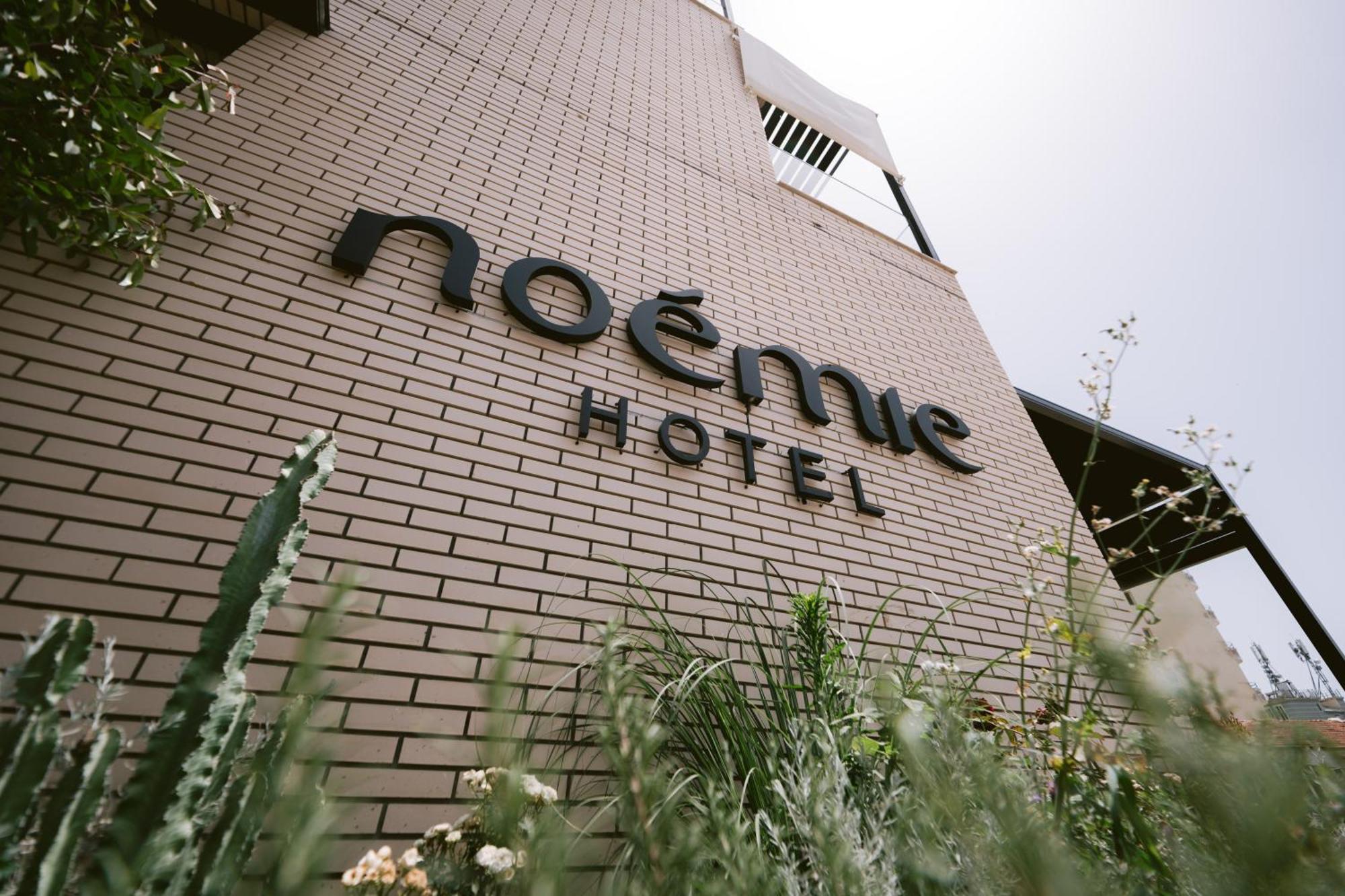Noemie Hotel Himare Bagian luar foto