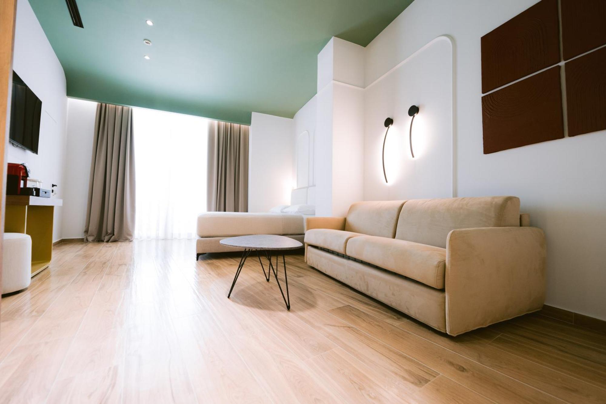 Noemie Hotel Himare Bagian luar foto