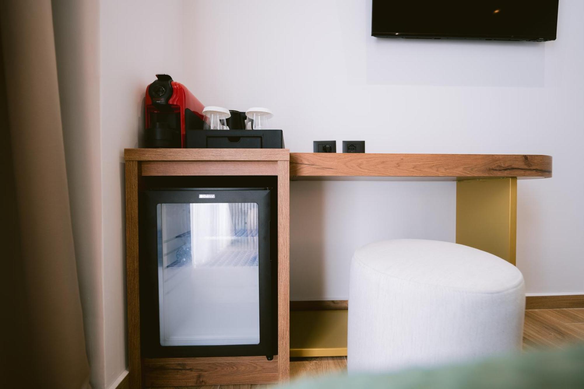 Noemie Hotel Himare Bagian luar foto