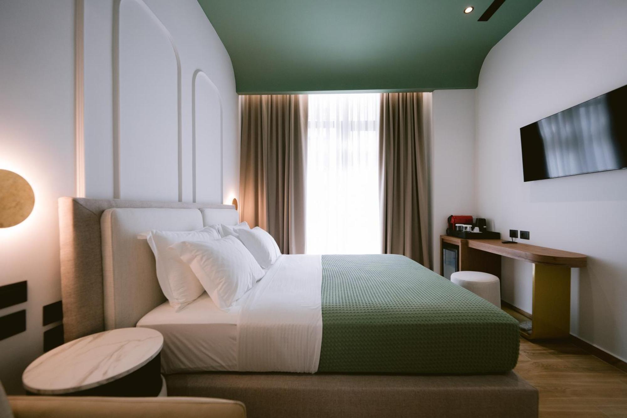 Noemie Hotel Himare Bagian luar foto