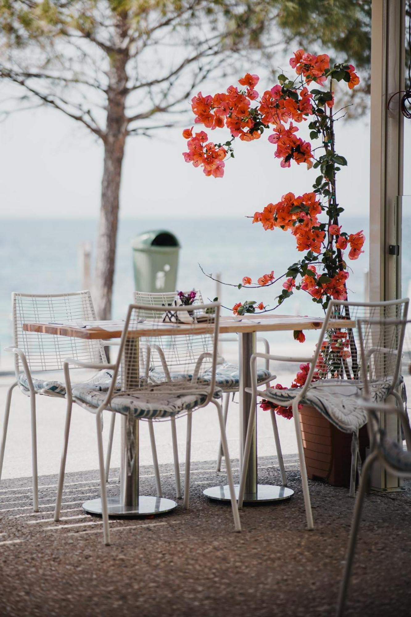 Noemie Hotel Himare Bagian luar foto