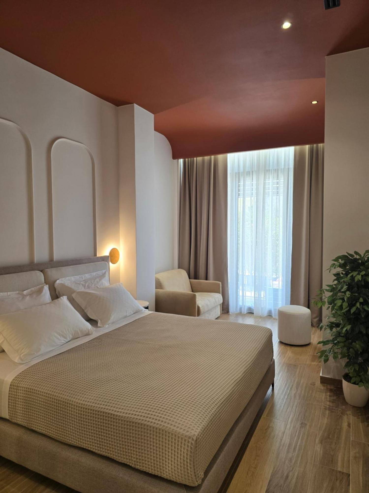 Noemie Hotel Himare Bagian luar foto